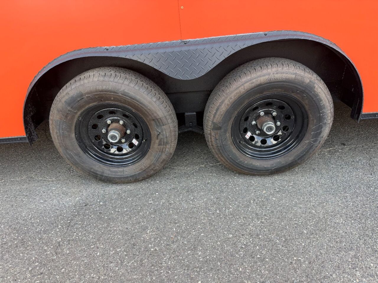 2026 Maximum 8.5x20 concession / food trailer in orange, photo 6