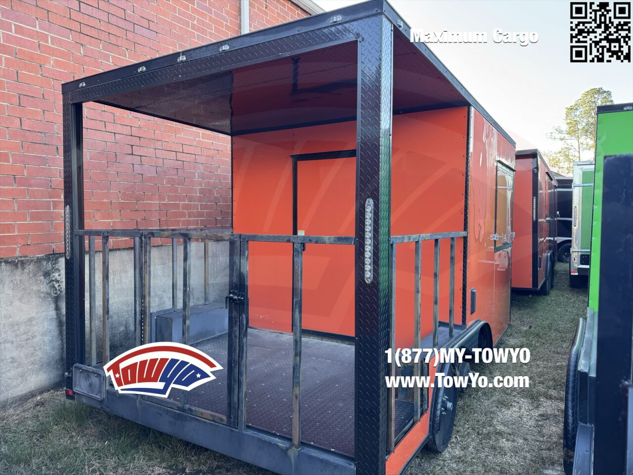 2023 Maximum 8.5x26 Cargo enclosed cargo trailer in silver, photo 4
